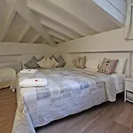 Giuliana - Attic Apartman *