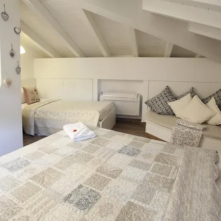 Giuliana - Attic Apartman *