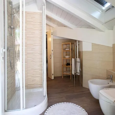 Giuliana - Attic Apartman Menaggio